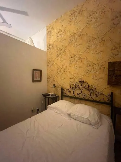 Charme Des Lices Apartment Arles France
